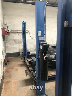 4 POST LIFT CAR / COMMERCIAL VEHICLE RAMP, Tracking plate, 5.5 TON, CENTER JACK